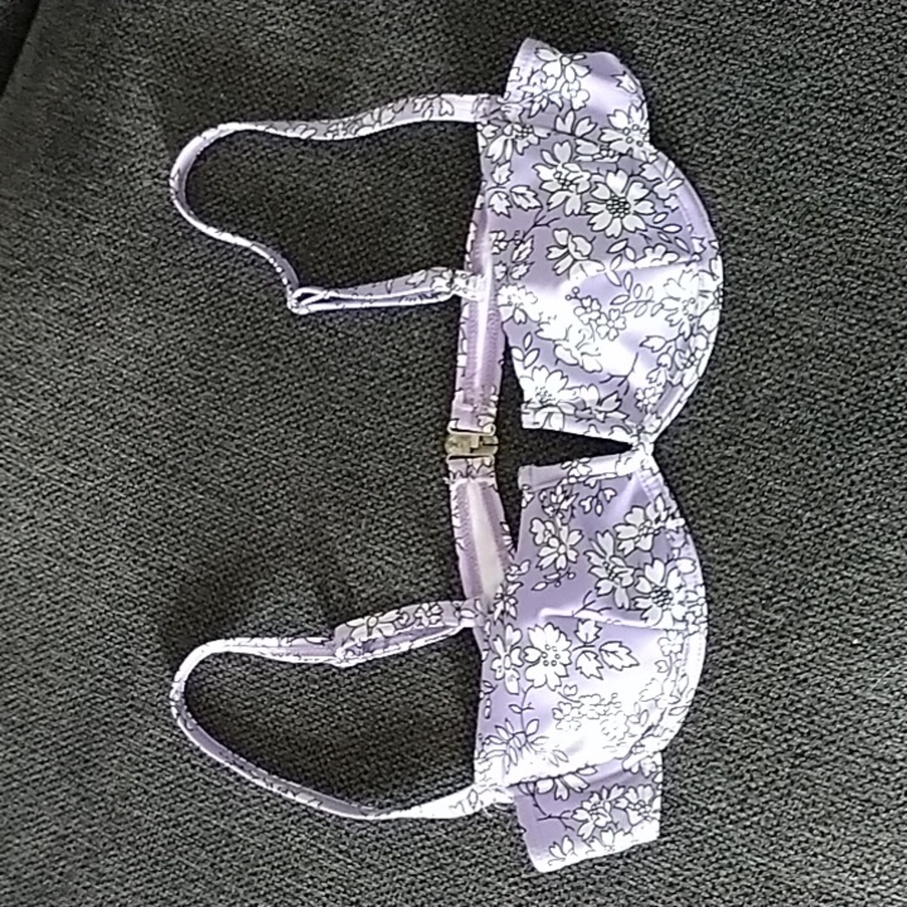 Woman's Bikini Top. Size Small